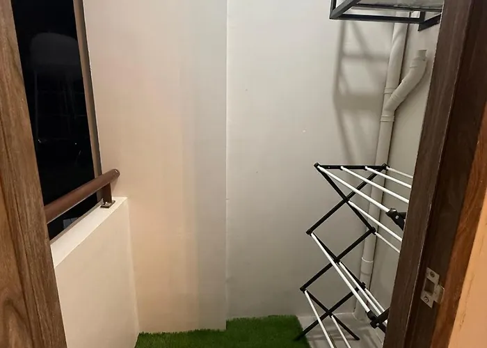 Plumera With Elavator Near Airport, Malls & Schools Apartment *