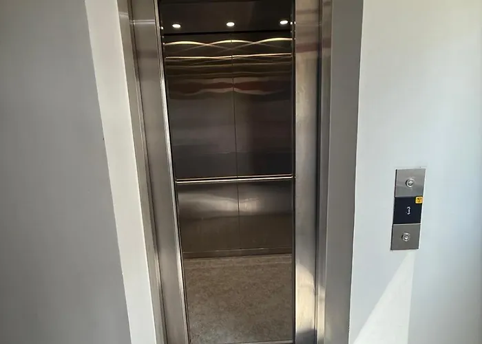 Apartment Plumera With Elavator Near Airport, Malls & Schools *